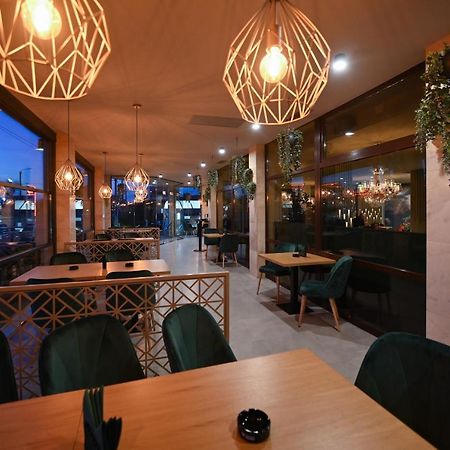 Hotel Xemar Арад Экстерьер фото