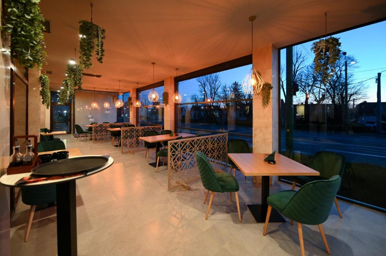 Hotel Xemar Арад Экстерьер фото