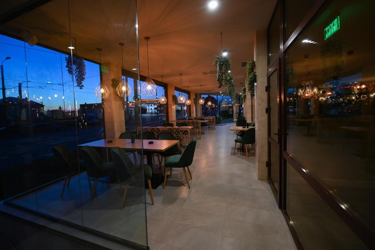 Hotel Xemar Арад Экстерьер фото